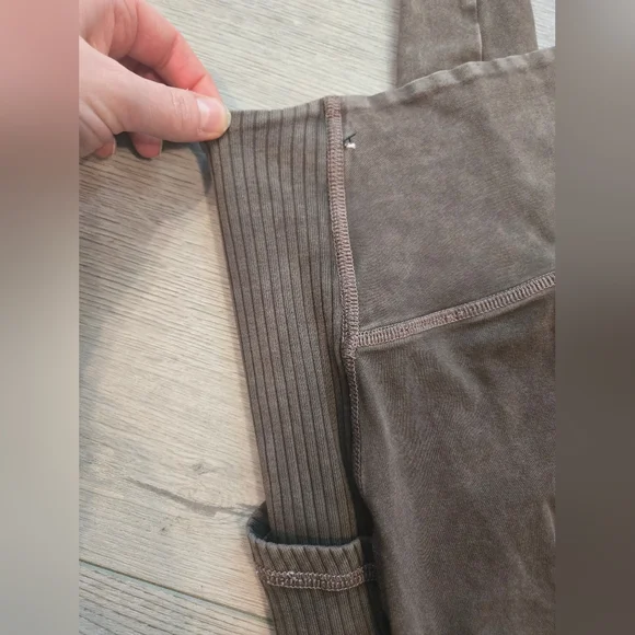 Aerie OG Brown High-Waisted Leggings - Picture 3 of 7